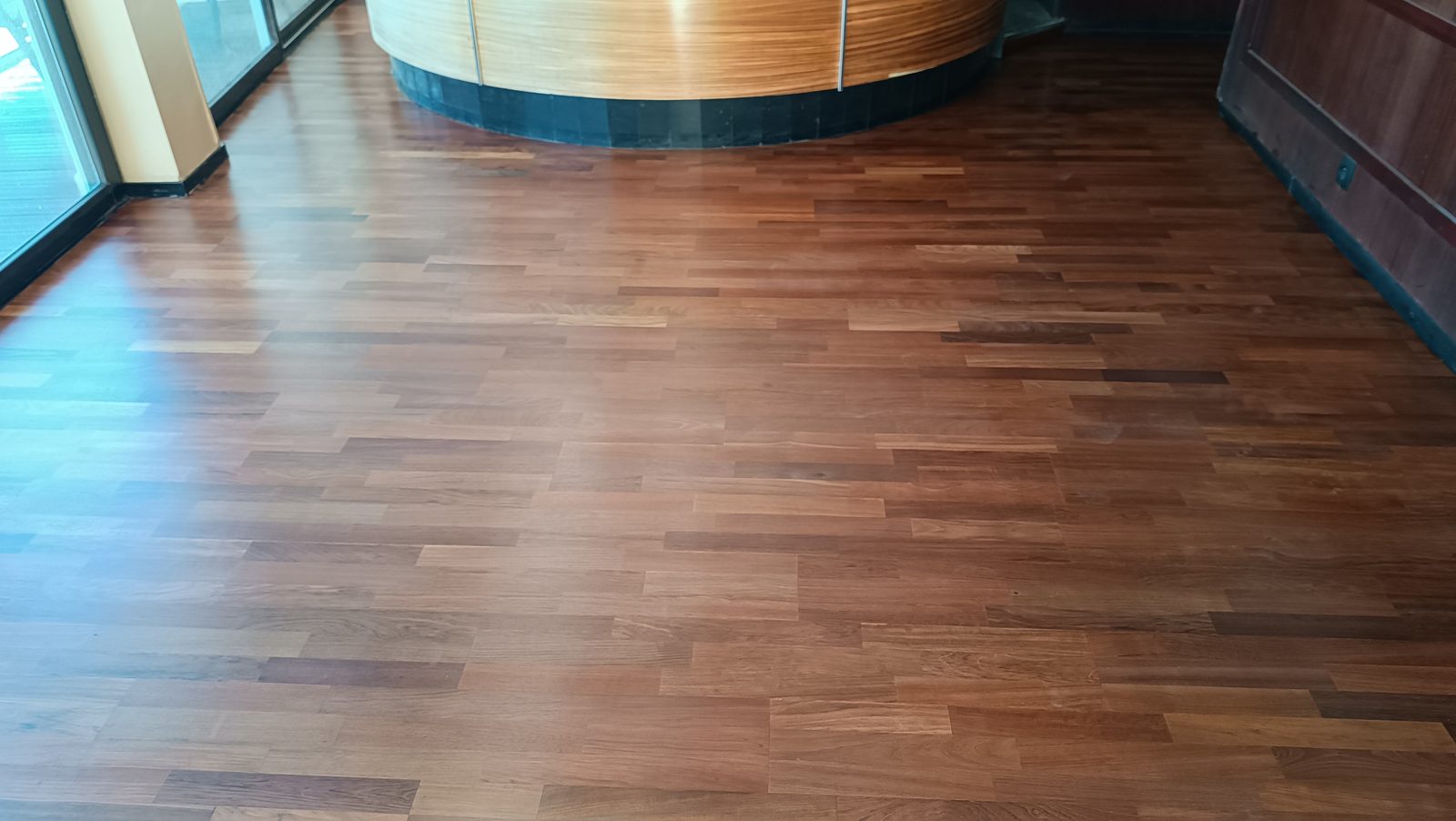 Rénovation d'un parquet contrecollé Merbeau