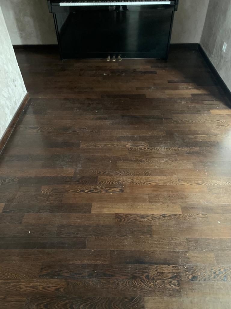 Rénovation d'un parquet en wengé massif