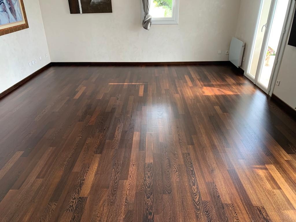 Rénovation d'un parquet en wengé massif